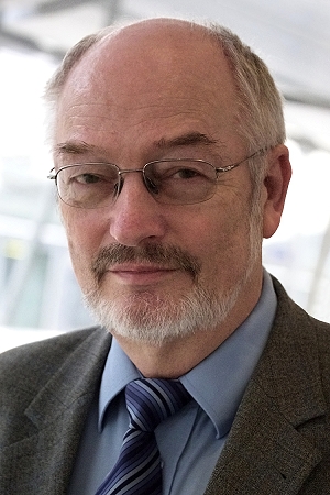 Prof. Dr. Hartmut Ernst. CC-BY-SA 3.0 Hartmut Ernst